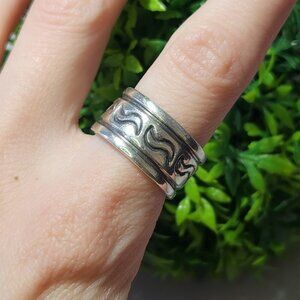 925 Sterling Silver Wavy Band